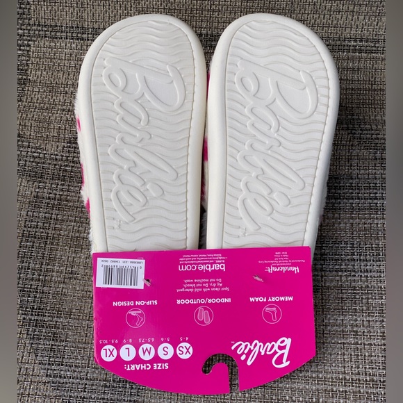 Barbie Pink Cream Faux Fur Logo Super Push Comfy Women's Slippers Sz M (6.5-7.5) - Picture 7 of 13